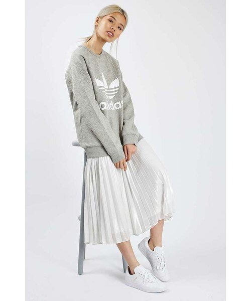 adidas(アディダス)の「Adidas originals Trefoil crew sweat(スウェット・レディース・Gray・XS/S/M/L)」の3枚目の写真