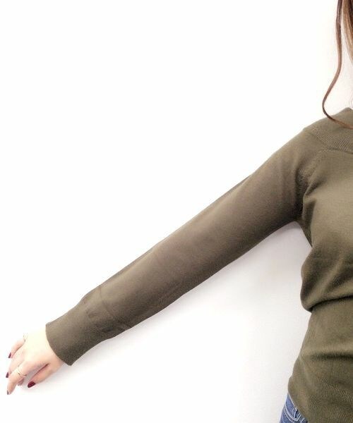 archives（アルシーヴ）の「【予約】オフショルプルオーバー（ニット/セーター・レディース・オフホワイト/ブラック/グレー/カーキ/ワイン・MEDIUM）」の7枚目の写真