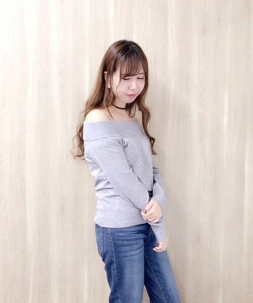 archives（アルシーヴ）の「【予約】オフショルプルオーバー（ニット/セーター・レディース・オフホワイト/ブラック/グレー/カーキ/ワイン・MEDIUM）」の3枚目の写真