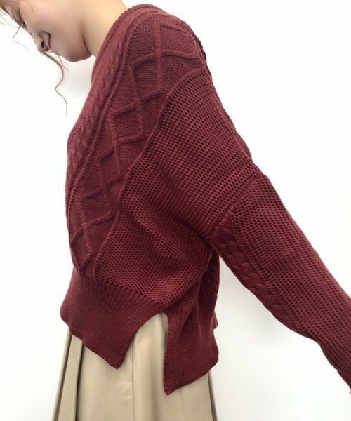 archives（アルシーヴ）の「【予約】ケーブル編みドルマンﾆｯﾄプルオーバー（ニット/セーター・レディース・オフホワイト/グレー/キャメル/ワイン・MEDIUM）」の6枚目の写真