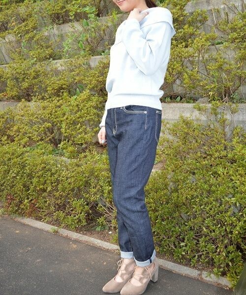 archives(アルシーヴ)の「【予約】折り返しオフショルダーニットプルオーバー(ニット/セーター・レディース・オフホワイト/グレー/ブルー/ネイビー/ピンク・MEDIUM)」の4枚目の写真