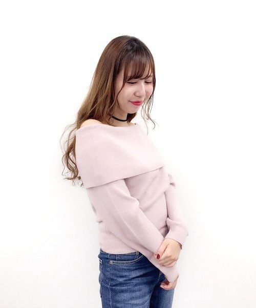 archives(アルシーヴ)の「【予約】折り返しオフショルダーニットプルオーバー(ニット/セーター・レディース・オフホワイト/グレー/ブルー/ネイビー/ピンク・MEDIUM)」の5枚目の写真