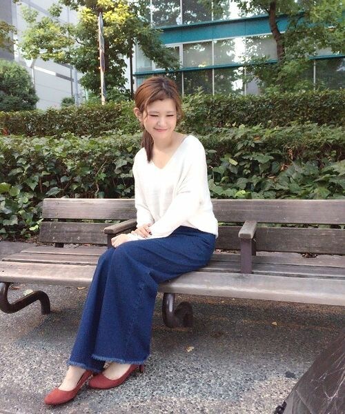 archives(アルシーヴ)の「【予約】Vネックドルマンニットプルオーバー(ニット/セーター・レディース・オフホワイト/グレー/グリーン/ネイビー/ボルドー・MEDIUM)」の2枚目の写真