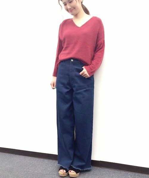 archives(アルシーヴ)の「【予約】Vネックドルマンニットプルオーバー(ニット/セーター・レディース・オフホワイト/グレー/グリーン/ネイビー/ボルドー・MEDIUM)」の1枚目の写真