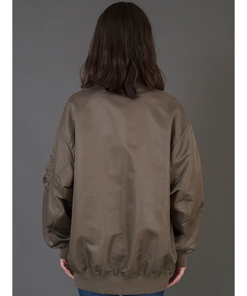 w closet(ダブルクローゼット)の「BIGシルエットリバーシブルMA-1(ジャケット/アウター・レディース・カーキ/ブラック・FREE)」の5枚目の写真