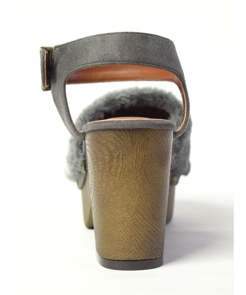 w closet（ダブルクローゼット）の「【先行予約】ファースタッズサンダル（シューズ・レディース・キナリ/グレー/ブラック・M/L）」の5枚目の写真