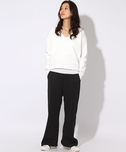 niko and...(ニコアンド)の「DAILYミラノリブVプルオーバー(トップス・オフホワイト/ライトグレー/ブラック/キャメル・M/L)」の6枚目の写真