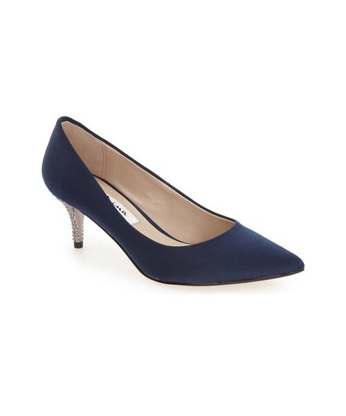 Ninarobe(ニーナローブ)の「Nina 'Teressa' Crystal Heel Pump (Women)(パンプス・レディース・Black/Beige/Blue/Silver/Red・Regular 10 M/Regular 11 M/Regular 5 M/Regular 5.5 M/Regular 6 M/Regular 6.5 M/Regular 7 M/Regular 7.5 M/Regular 8 M/Regular 8.5 M/Regular 9 M/Regular 9.5 M)」の3枚目の写真