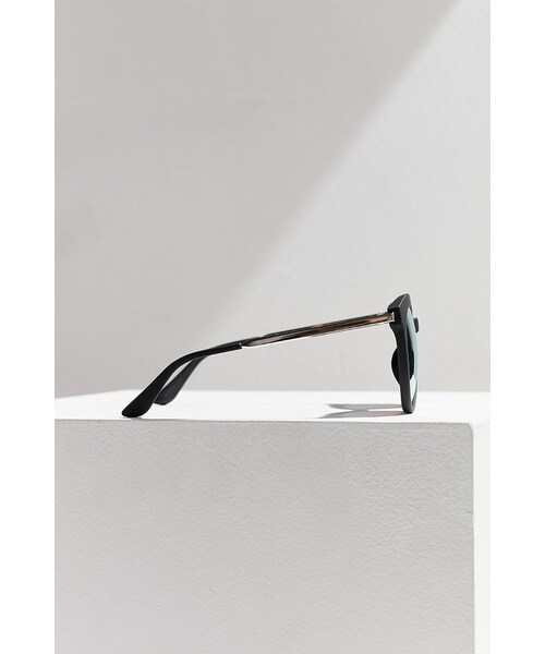 quay(キー)の「Quay X Chrisspy Jetlag Sunglasses(サングラス・レディース・Black・ONE SIZE)」の5枚目の写真