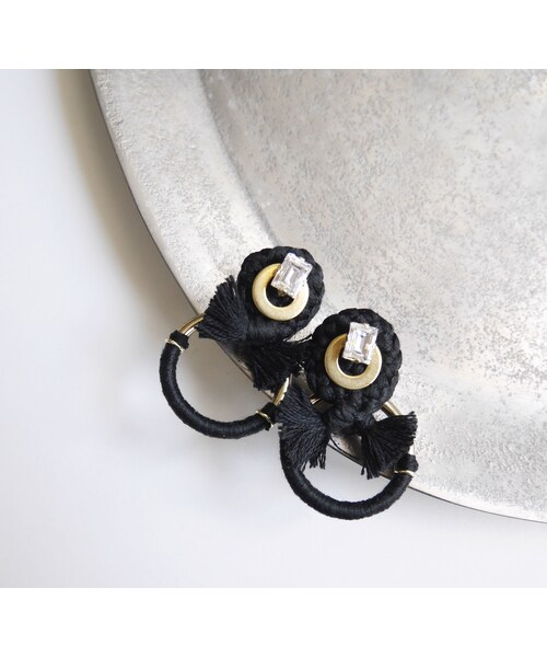 Y.A.Acc(ワイエーアク)の「race pierce/earrings BLACK(ピアス(両耳用)・レディース・その他)」の1枚目の写真