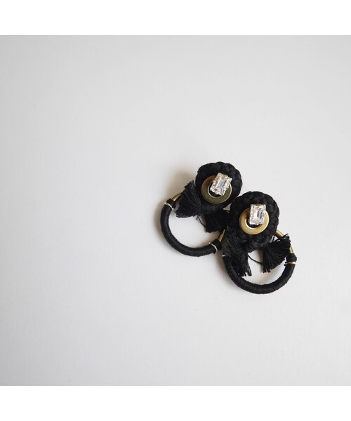 Y.A.Acc(ワイエーアク)の「race pierce/earrings BLACK(ピアス(両耳用)・レディース・その他)」の3枚目の写真
