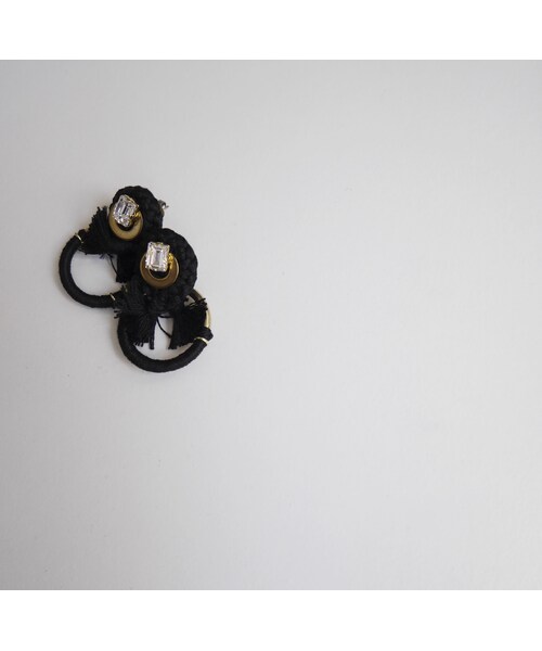 Y.A.Acc(ワイエーアク)の「race pierce/earrings BLACK(ピアス(両耳用)・レディース・その他)」の4枚目の写真
