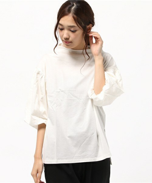 actuel(アクチュエル)の「シルケット天竺ボリュームボトルネックP/O(Tシャツ/カットソー・レディース・オフホワイト/ブラック/ボルドー・FREE)」の2枚目の写真