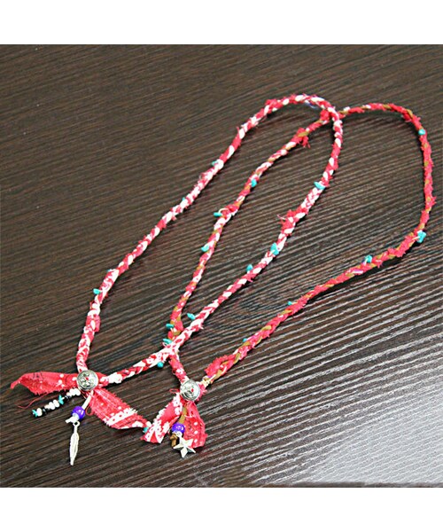CHOUCHOU（チュチュ）の「赤バンダナ ネックレス＆ブレスレット 2Waytype（ブレスレット・レディース・レッド・Free）」の2枚目の写真