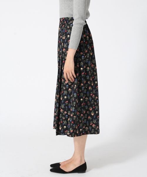 LOWRYS FARM（ローリーズファーム）の「ＪＺアソートハナガラスカーチョ（パンツ・ブラック/グレー/ブラウン・F）」の4枚目の写真