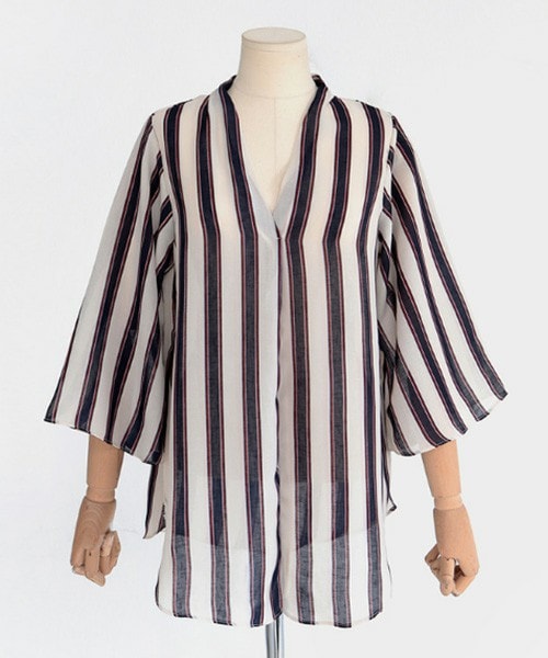 DHOLIC（ディーホリック）の「レジメンタルストライプVネックブラウス（シャツ/ブラウス・レディース・カーキ/ワイン/アイボリー・FREE）」の2枚目の写真