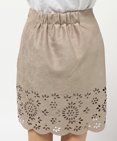 archives（アルシーヴ）の「スエードスカラップタイトスカート（スカート・レディース・アイボリー/ダークブラウン/キャメル・MEDIUM）」の8枚目の写真