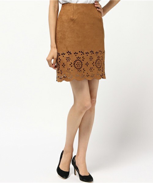 archives（アルシーヴ）の「スエードスカラップタイトスカート（スカート・レディース・アイボリー/ダークブラウン/キャメル・MEDIUM）」の3枚目の写真