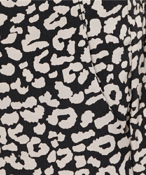archives（アルシーヴ）の「ヒョウ柄ショートパンツ（その他パンツ・レディース・ブラック/ベージュ/ネイビー・MEDIUM）」の11枚目の写真