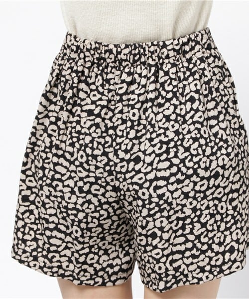 archives（アルシーヴ）の「ヒョウ柄ショートパンツ（その他パンツ・レディース・ブラック/ベージュ/ネイビー・MEDIUM）」の8枚目の写真