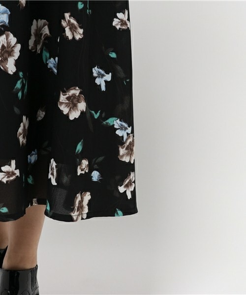 archives（アルシーヴ）の「レトロフラワーキャミマキシワンピース（ワンピース・レディース・ブラック/カーキ/ネイビー・MEDIUM）」の8枚目の写真
