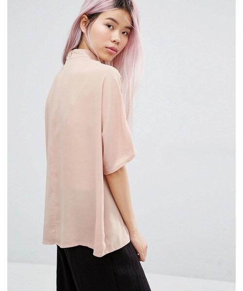 MONKI（モンキ）の「Monki Zip Back Blouse（トップス・レディース・Beige・US 8）」の3枚目の写真