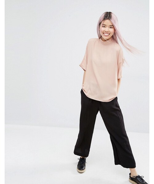 MONKI（モンキ）の「Monki Zip Back Blouse（トップス・レディース・Beige・US 8）」の2枚目の写真