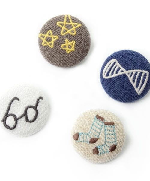 studio CLIP(スタディオクリップ)の「手書き刺繍ブローチ(アクセサリー・スター/メガネ/リボン/ソックス・F)」の11枚目の写真