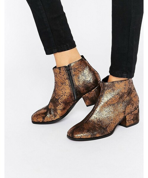 bronze chelsea boots