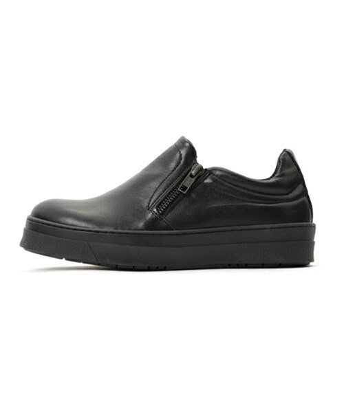 inter-chaussures(インターショシュール)の「【design manifattura】サイドジップアップスニーカー (G55010)(スニーカー・レディース・ブラック/ブラック系その他・35/36/37/38)」の2枚目の写真