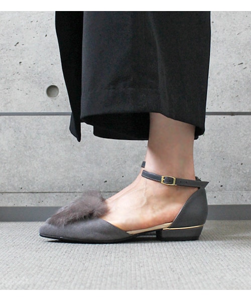 mysty woman（ミスティウーマン）の「【mysty woman】ファー付きセパレートパンプス（シューズ・レディース・グレー/ライトブラウン/ブラック・M/L）」の4枚目の写真