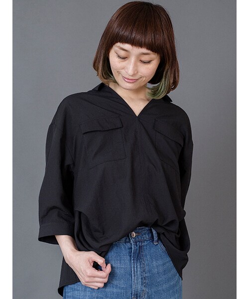 w closet（ダブルクローゼット）の「タック入りスキッパーシャツ（トップス・レディース・Sカーキ/ブラック・FREE）」の3枚目の写真