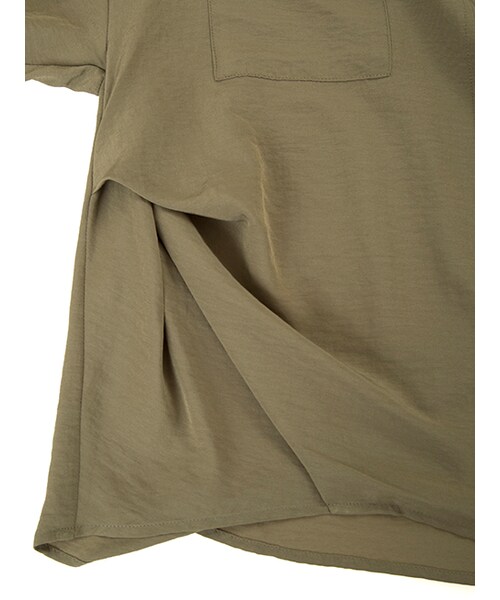 w closet（ダブルクローゼット）の「タック入りスキッパーシャツ（トップス・レディース・Sカーキ/ブラック・FREE）」の8枚目の写真
