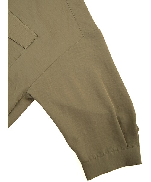w closet（ダブルクローゼット）の「タック入りスキッパーシャツ（トップス・レディース・Sカーキ/ブラック・FREE）」の7枚目の写真