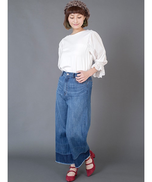 w closet（ダブルクローゼット）の「10ozデニム裾加工パンツ（パンツ・レディース・ブルー・FREE）」の10枚目の写真