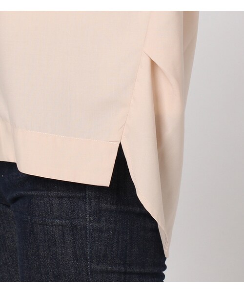 laboratory work(ラボラトリーワーク)の「オーバーサイズノーカラーブラウス(トップス・レディース・オフホワイト/ベージュ/サックス・M)」の11枚目の写真