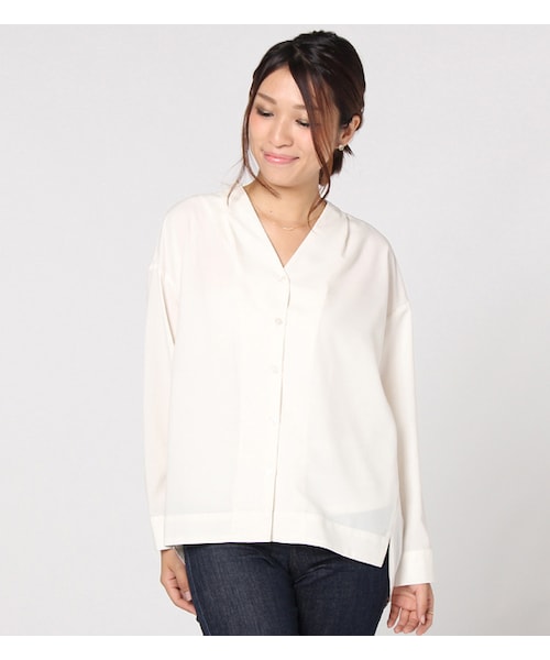 laboratory work(ラボラトリーワーク)の「オーバーサイズノーカラーブラウス(トップス・レディース・オフホワイト/ベージュ/サックス・M)」の1枚目の写真