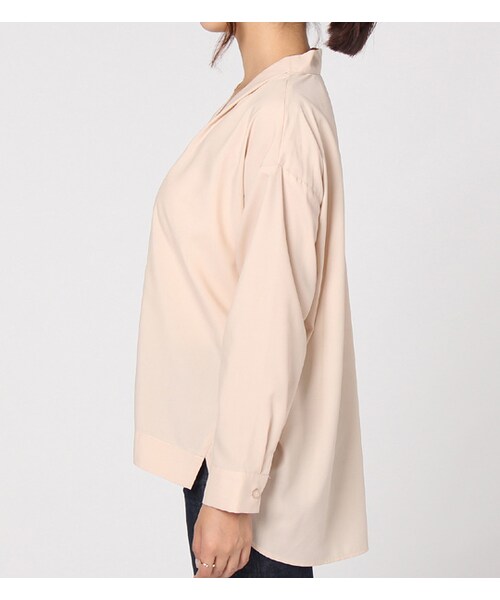 laboratory work(ラボラトリーワーク)の「オーバーサイズノーカラーブラウス(トップス・レディース・オフホワイト/ベージュ/サックス・M)」の5枚目の写真