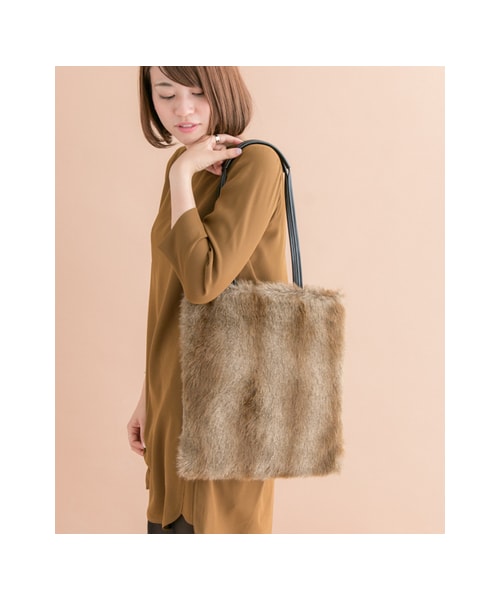 URBAN RESEARCH ROSSO WOMEN（アーバンリサーチ　ロッソ）の「VASIC Sevny（バッグ・レディース・WHT CURLY/BRN SHORT・-）」の3枚目の写真