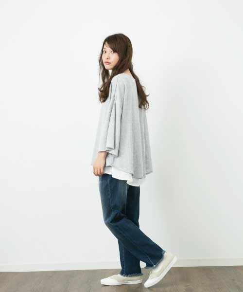 INTERPLANET(インタープラネット)の「《WEARISTA 三橋栄香セレクト》 袖ひらレイヤードP/O ネックレス付(Tシャツ/カットソー・レディース・ブラック/グレー/ブルー・FREE)」の5枚目の写真