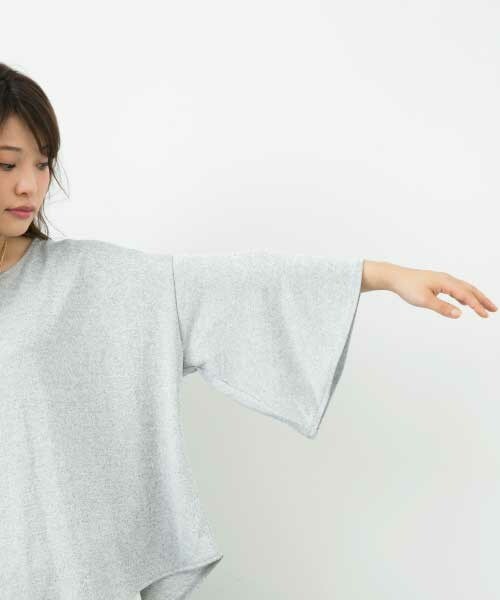 INTERPLANET(インタープラネット)の「《WEARISTA 三橋栄香セレクト》 袖ひらレイヤードP/O ネックレス付(Tシャツ/カットソー・レディース・ブラック/グレー/ブルー・FREE)」の8枚目の写真