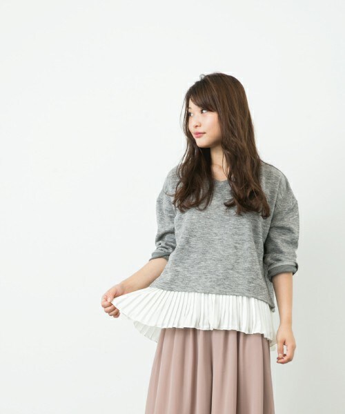 INTERPLANET WINGS(インタープラネットウィング)の「《WEARISTA 三橋栄香セレクト》 ポンチVネックプリーツレイヤードP/O(Tシャツ/カットソー・レディース・ブラック/グレー/マスタード・FREE)」の13枚目の写真