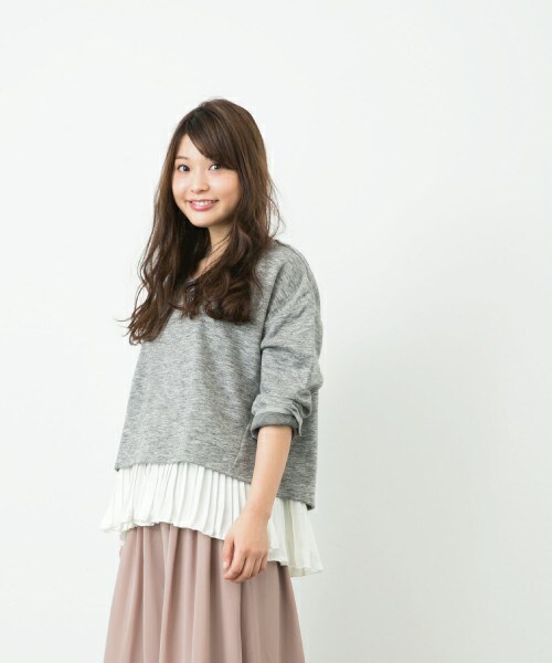 INTERPLANET WINGS(インタープラネットウィング)の「《WEARISTA 三橋栄香セレクト》 ポンチVネックプリーツレイヤードP/O(Tシャツ/カットソー・レディース・ブラック/グレー/マスタード・FREE)」の12枚目の写真