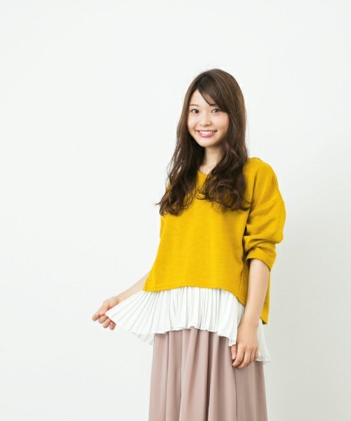 INTERPLANET WINGS(インタープラネットウィング)の「《WEARISTA 三橋栄香セレクト》 ポンチVネックプリーツレイヤードP/O(Tシャツ/カットソー・レディース・ブラック/グレー/マスタード・FREE)」の1枚目の写真