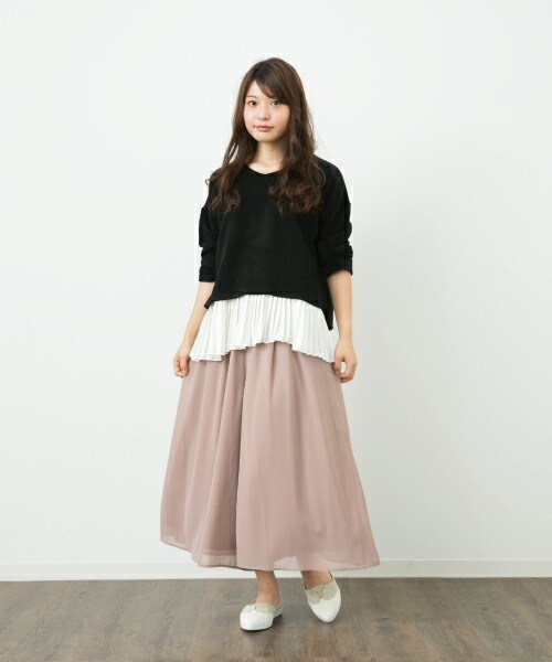 INTERPLANET WINGS(インタープラネットウィング)の「《WEARISTA 三橋栄香セレクト》 ポンチVネックプリーツレイヤードP/O(Tシャツ/カットソー・レディース・ブラック/グレー/マスタード・FREE)」の5枚目の写真