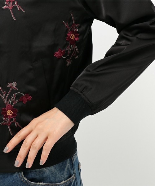 archives（アルシーヴ）の「花柄刺繍ブルゾン（ブルゾン・レディース・ブラック/グレー・MEDIUM）」の7枚目の写真