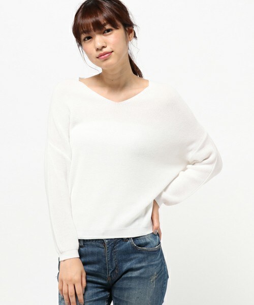 archives（アルシーヴ）の「アゼアミVネックプルオーバー（ニット/セーター・レディース・ホワイト/オフホワイト/グレー/ネイビー/キャメル/ワイン・MEDIUM）」の3枚目の写真