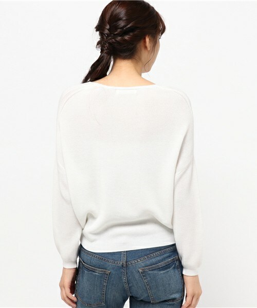 archives（アルシーヴ）の「アゼアミVネックプルオーバー（ニット/セーター・レディース・ホワイト/オフホワイト/グレー/ネイビー/キャメル/ワイン・MEDIUM）」の9枚目の写真