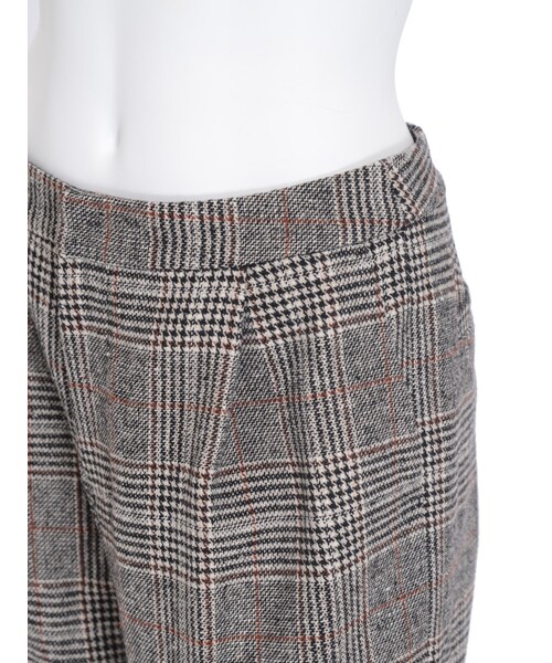 Ungrid（アングリッド）の「テーパードタックパンツ（パンツ・レディース・オフホワイト/グレー/ブラック/ミックス）」の12枚目の写真