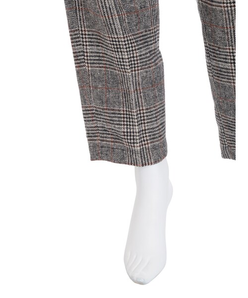 Ungrid（アングリッド）の「テーパードタックパンツ（パンツ・レディース・オフホワイト/グレー/ブラック/ミックス）」の11枚目の写真